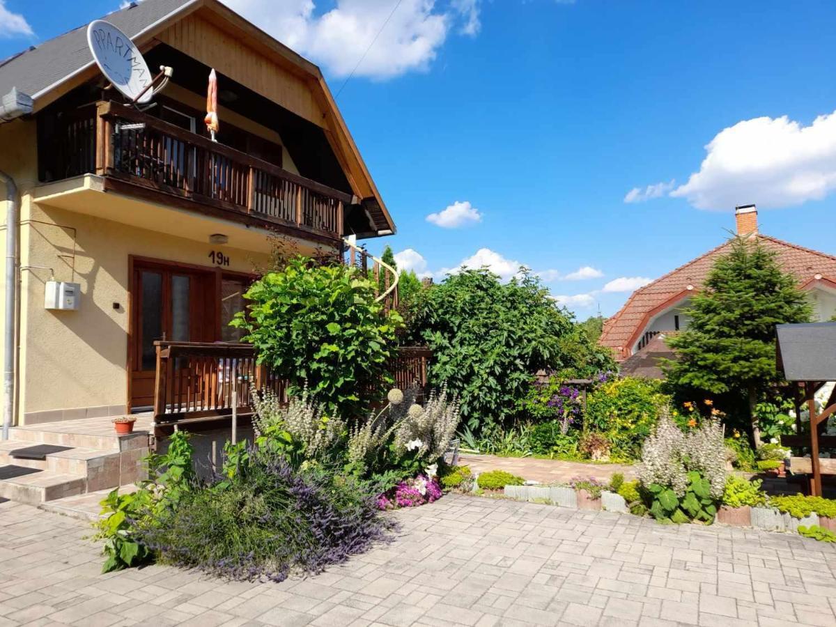 Harmonia Vendeghaz 100 Meterre Az Igali Gyogyfuerdotol Apartment Exterior photo